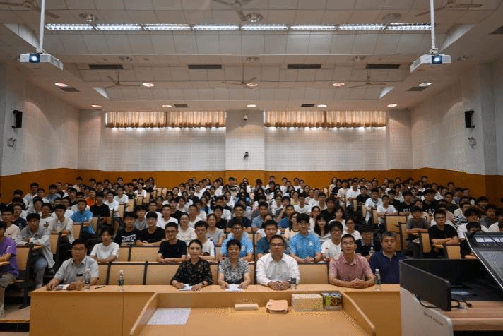 Beat365官方网站举行2025级新生入学教育